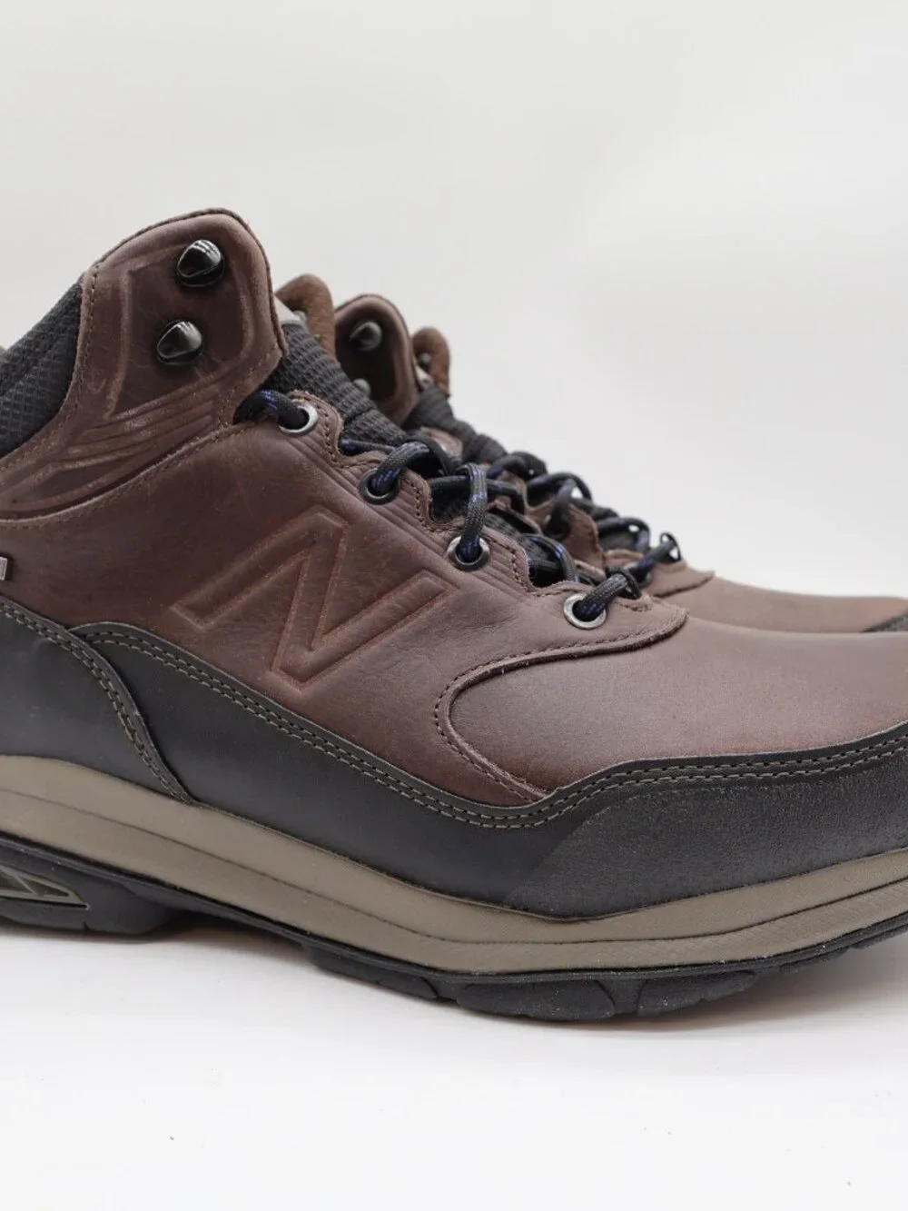 New Balance 1400 Hiking Boots Mens 10 4E Brown Leather Waterproof